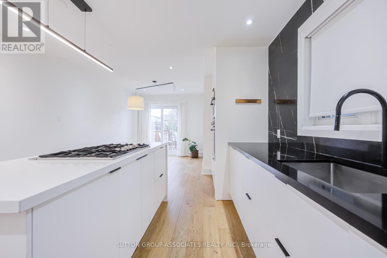 Upper - 422 Rushton Road, Toronto, Ontario  M6C 2Y3 - Photo 17 - C13008184