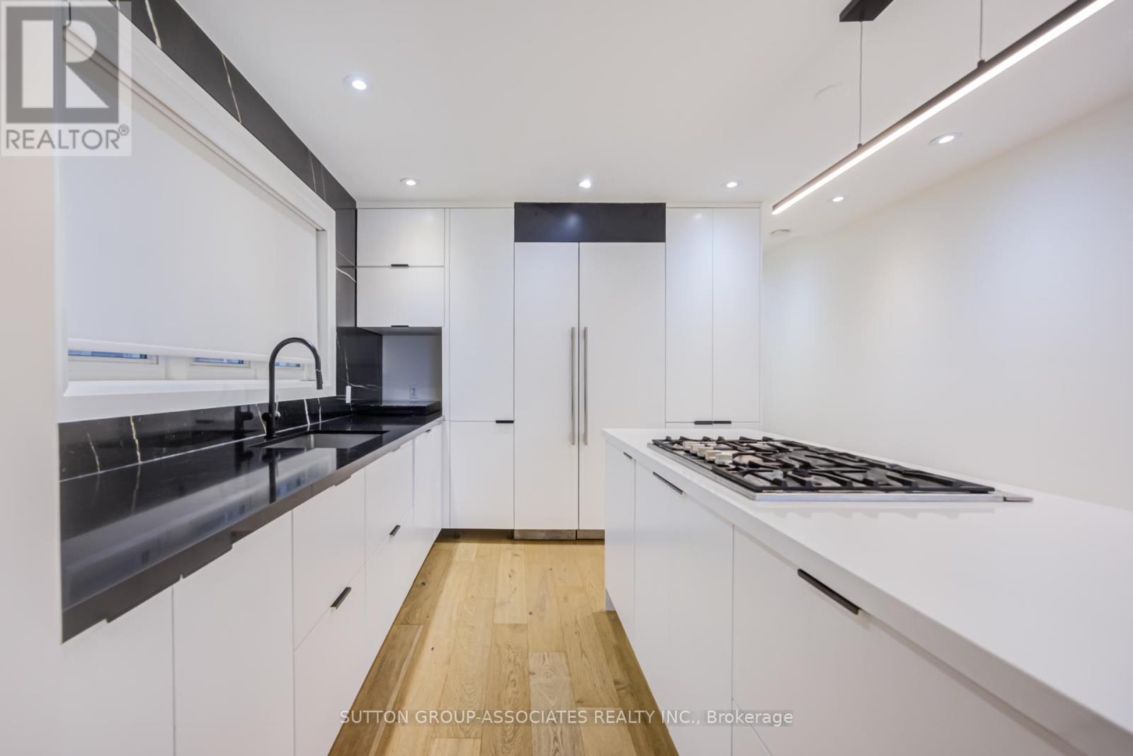 Upper - 422 Rushton Road, Toronto, Ontario  M6C 2Y3 - Photo 19 - C13008184