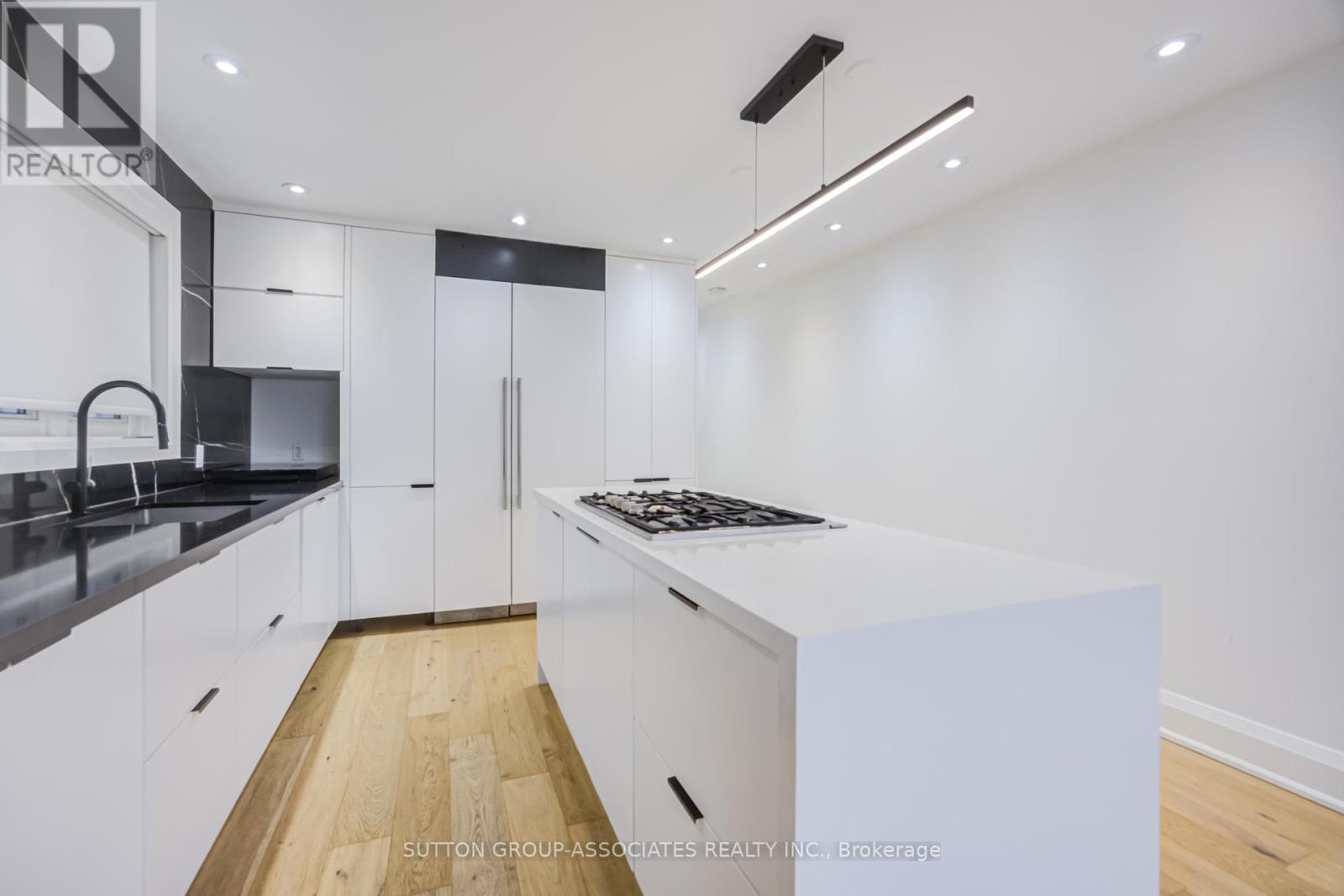 Upper - 422 Rushton Road, Toronto, Ontario  M6C 2Y3 - Photo 20 - C13008184