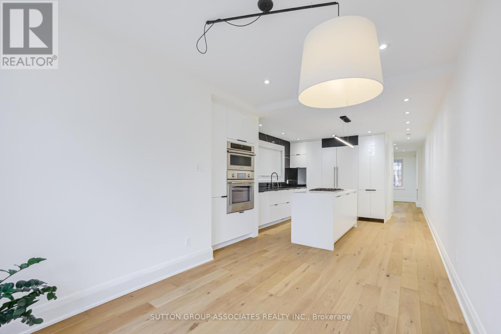 Upper - 422 Rushton Road, Toronto, Ontario  M6C 2Y3 - Photo 24 - C13008184