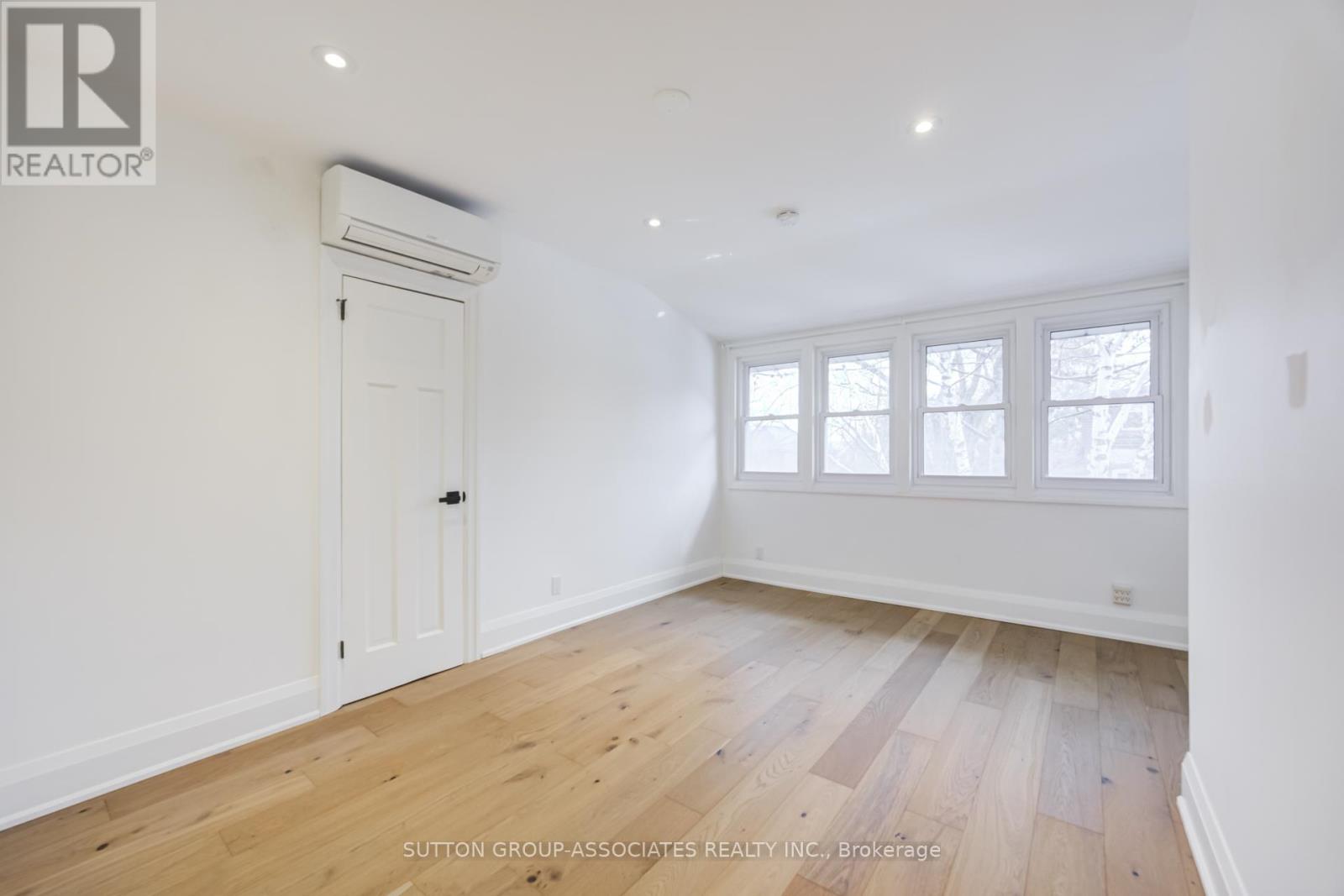 Upper - 422 Rushton Road, Toronto, Ontario  M6C 2Y3 - Photo 27 - C13008184