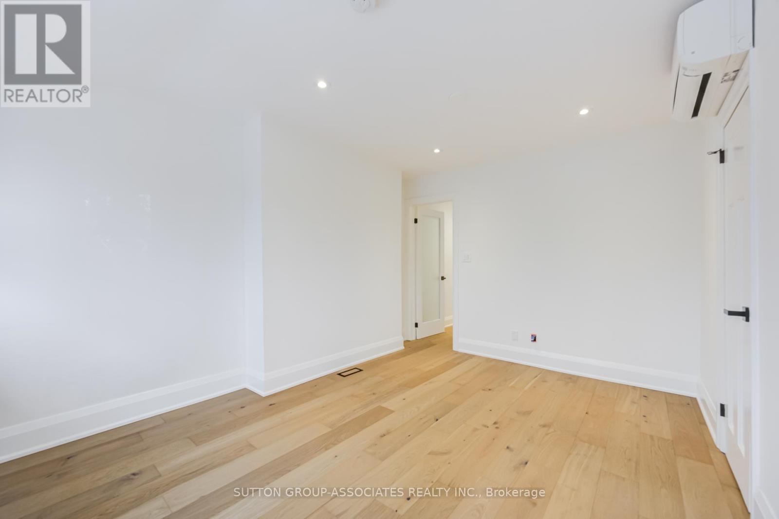 Upper - 422 Rushton Road, Toronto, Ontario  M6C 2Y3 - Photo 29 - C13008184