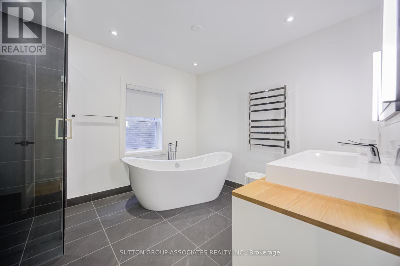 Upper - 422 Rushton Road, Toronto, Ontario  M6C 2Y3 - Photo 31 - C13008184