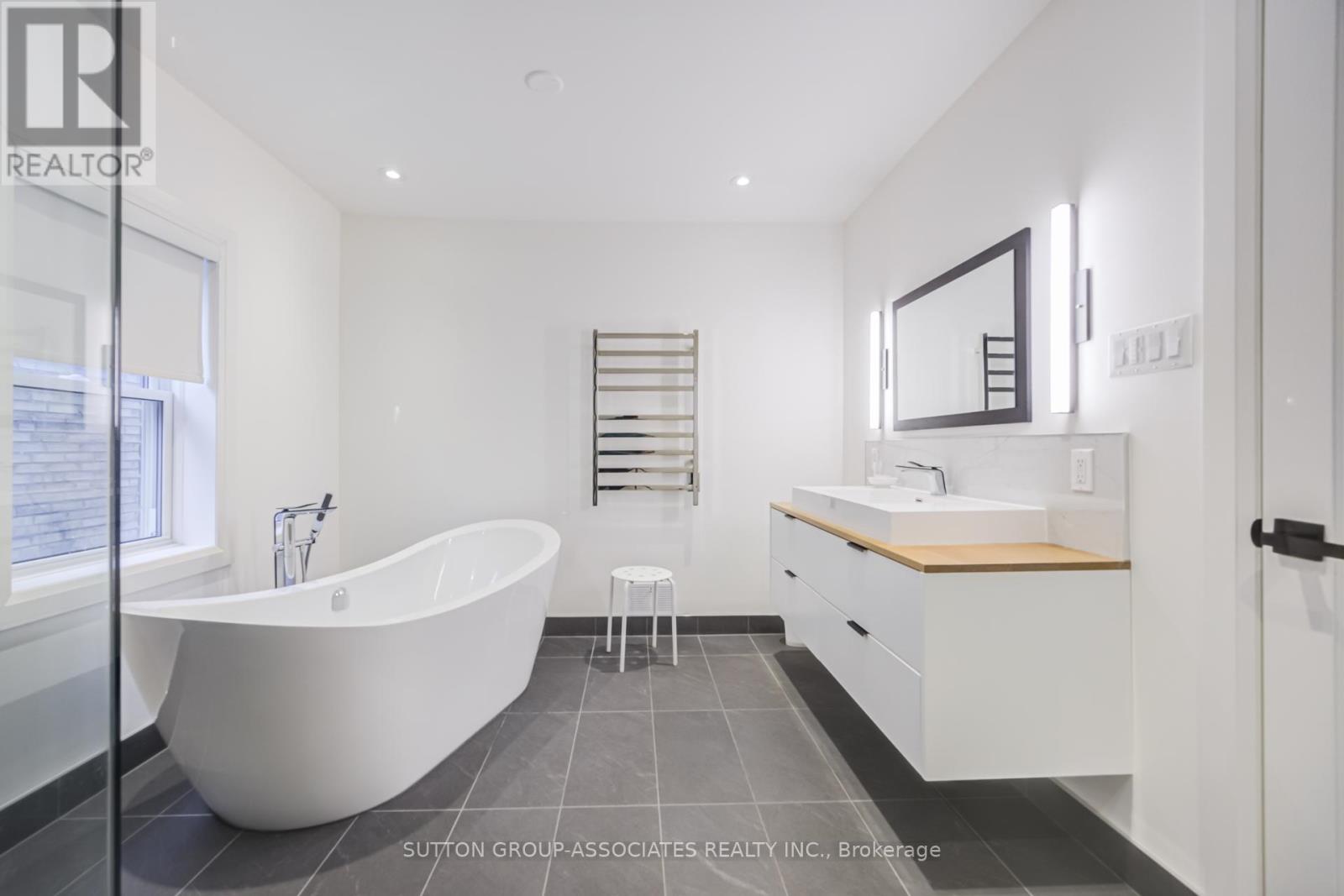 Upper - 422 Rushton Road, Toronto, Ontario  M6C 2Y3 - Photo 32 - C13008184