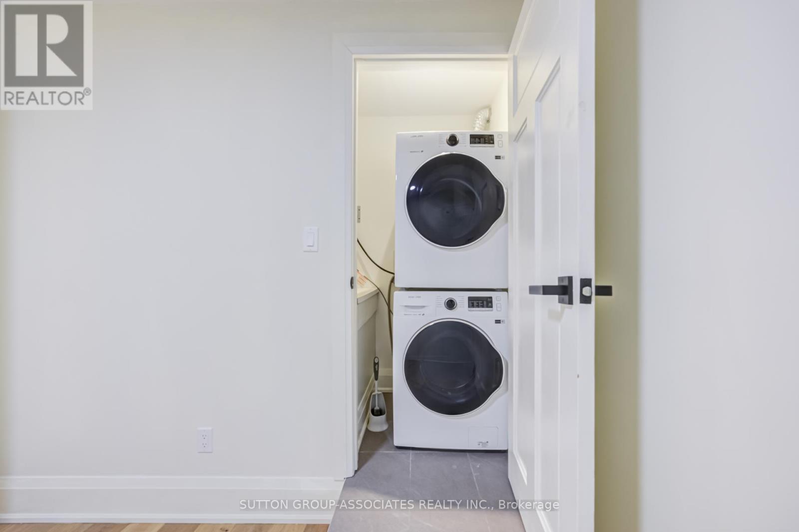 Upper - 422 Rushton Road, Toronto, Ontario  M6C 2Y3 - Photo 41 - C13008184