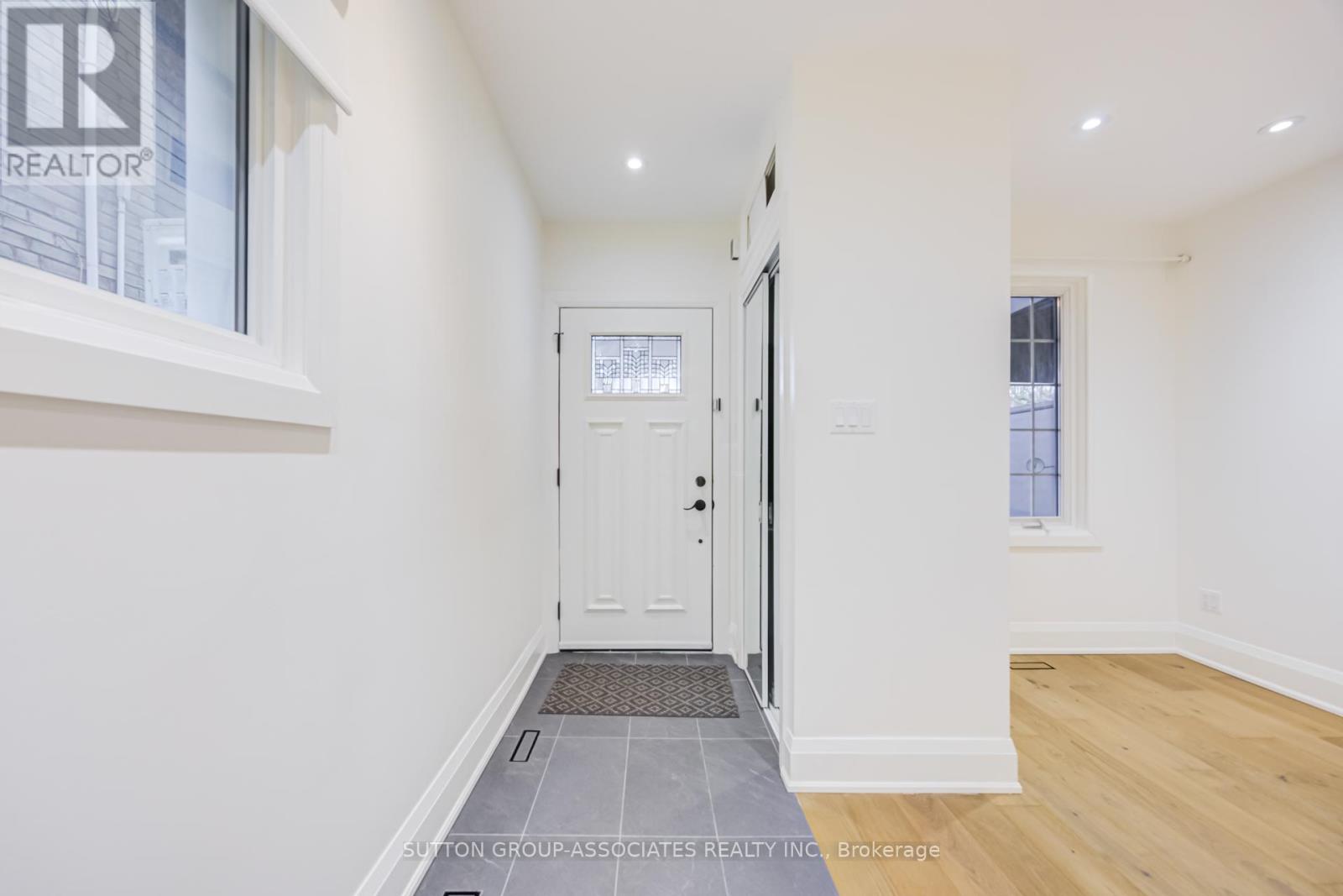 Upper - 422 Rushton Road, Toronto, Ontario  M6C 2Y3 - Photo 6 - C13008184