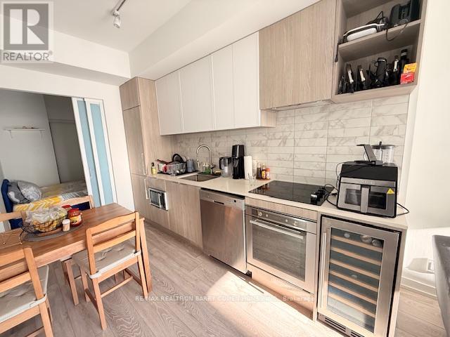 339 - 2020 Bathurst Street, Toronto, Ontario  M5P 0A6 - Photo 2 - C13008200