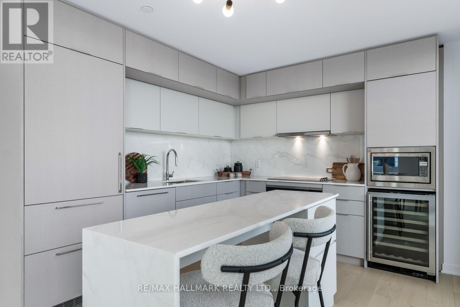 907 - 185 Alberta Avenue, Toronto, Ontario  M6C 0A5 - Photo 11 - C13008270