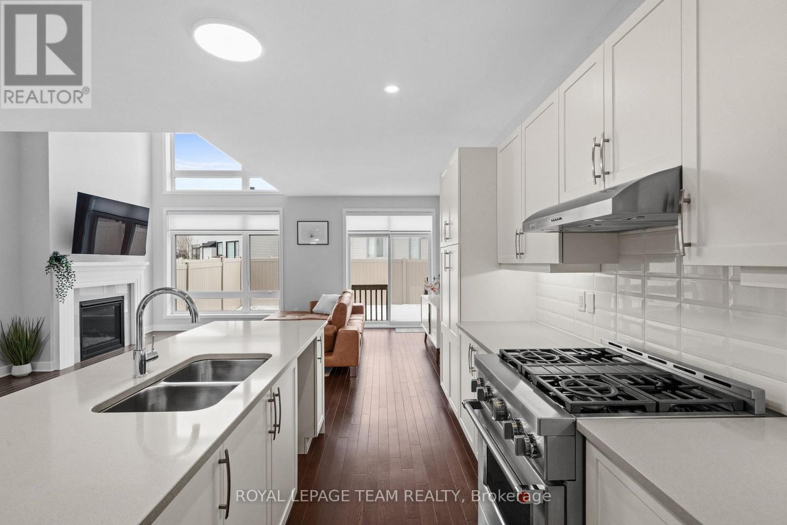 539 Honeylocust Avenue, Ottawa, Ontario  K2V 0L8 - Photo 10 - X13008094