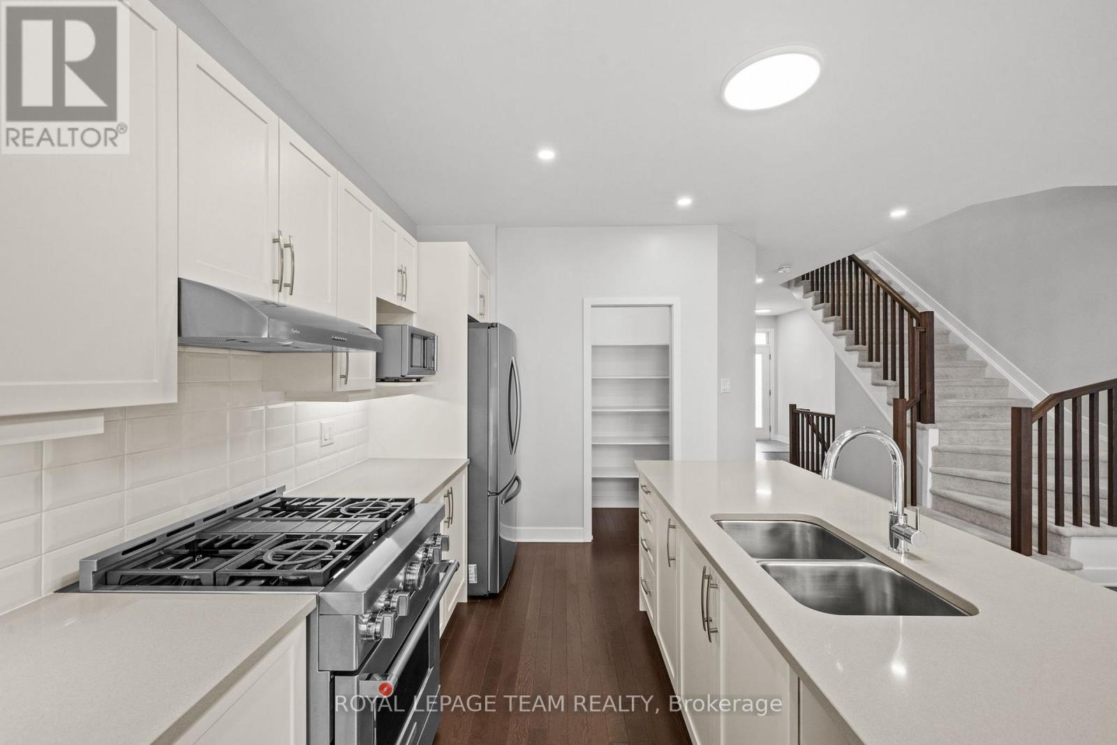 539 Honeylocust Avenue, Ottawa, Ontario  K2V 0L8 - Photo 12 - X13008094