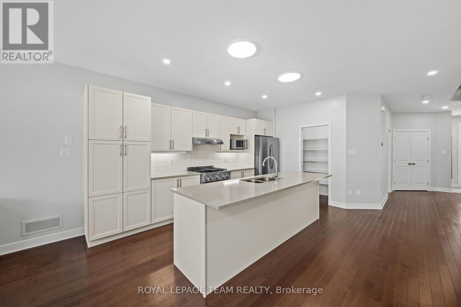 539 Honeylocust Avenue, Ottawa, Ontario  K2V 0L8 - Photo 13 - X13008094