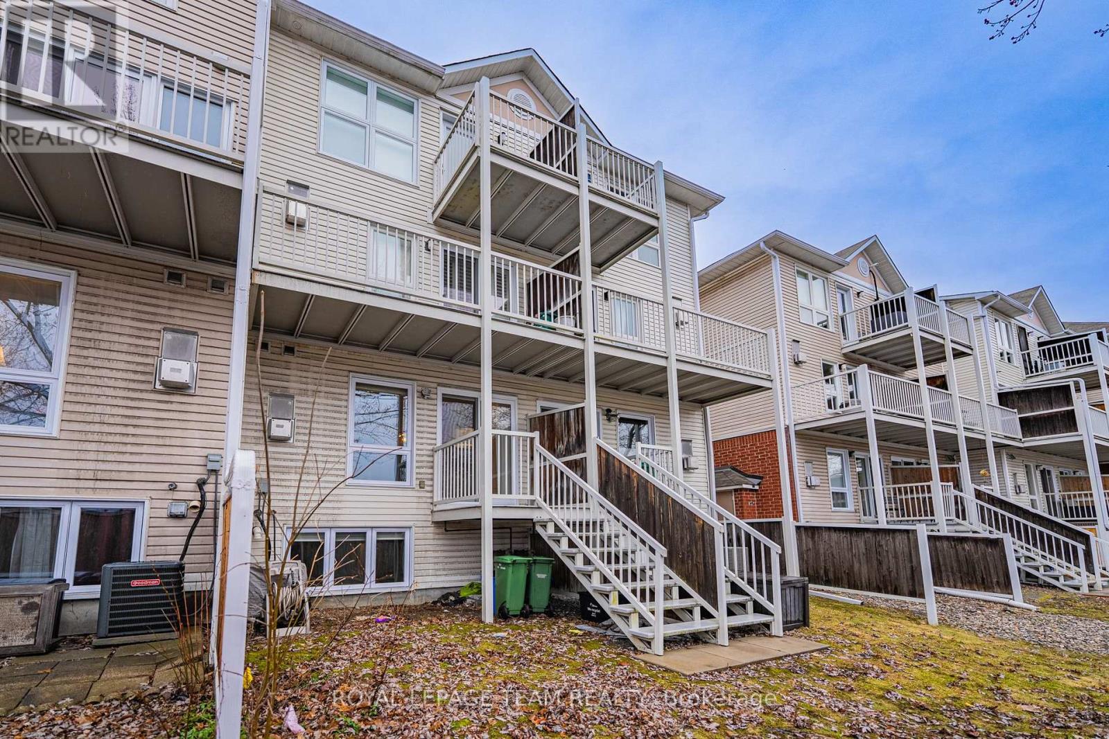 1615 Locksley Lane, Ottawa, Ontario  K1J 1B6 - Photo 5 - X13008156