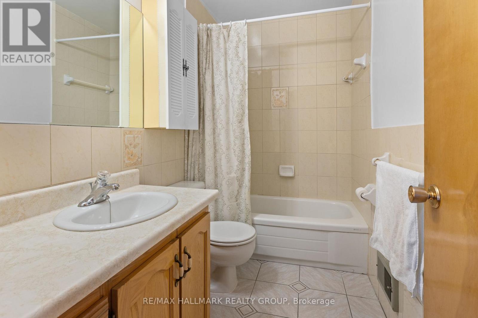 1310 Ferguson Street, Ottawa, Ontario  K2C 2K4 - Photo 9 - X13008176