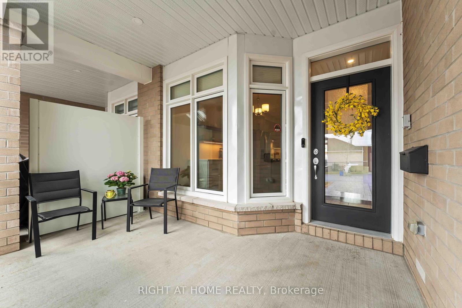 14 Kayenta Street, Ottawa, Ontario  K2S 2K8 - Photo 2 - X13008190