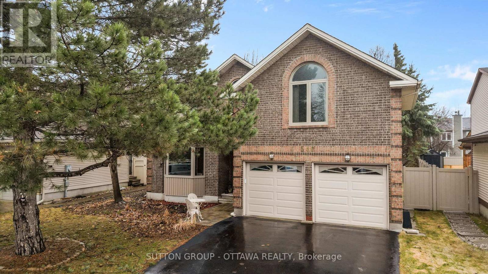 <h3>$850,000</h3><p>540 Des Conifers Crescent, Ottawa, Ontario</p>