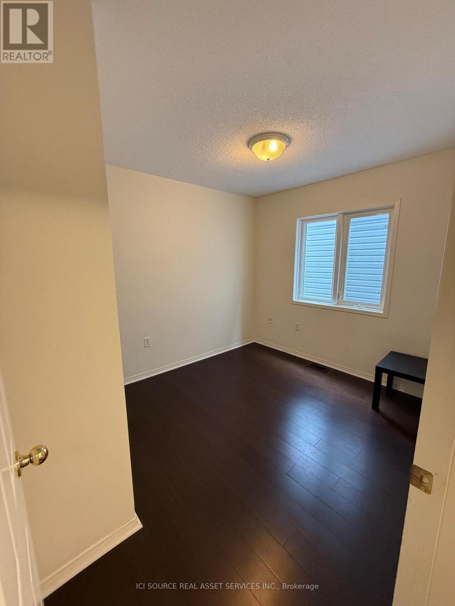 181 Norland Circle, Oshawa, Ontario  L1L 0A6 - Photo 13 - E13008098