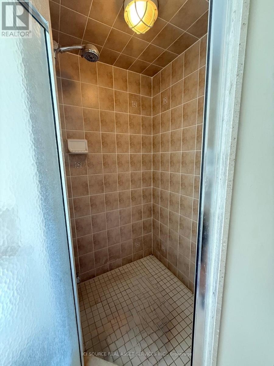 181 Norland Circle, Oshawa, Ontario  L1L 0A6 - Photo 15 - E13008098