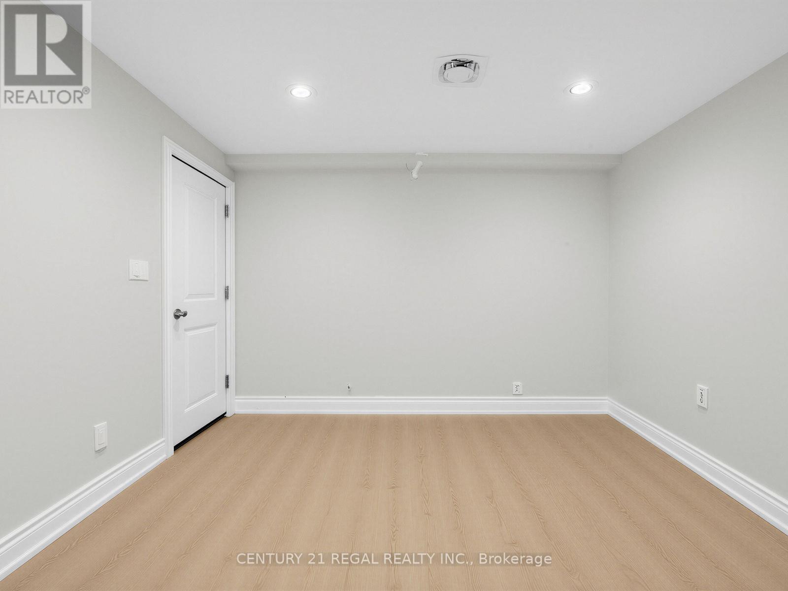 82 Crow Trail, Toronto, Ontario  M1B 1X9 - Photo 2 - E13008110