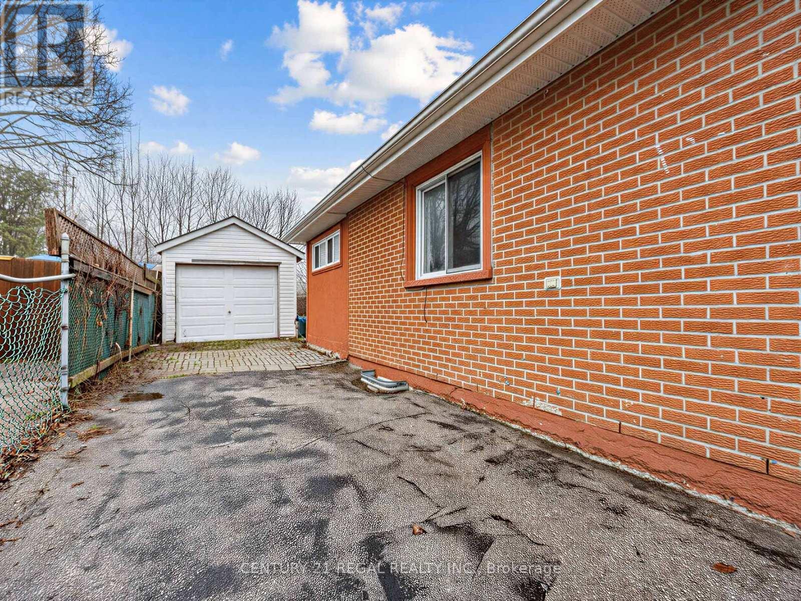 82 Crow Trail, Toronto, Ontario  M1B 1X9 - Photo 28 - E13008110