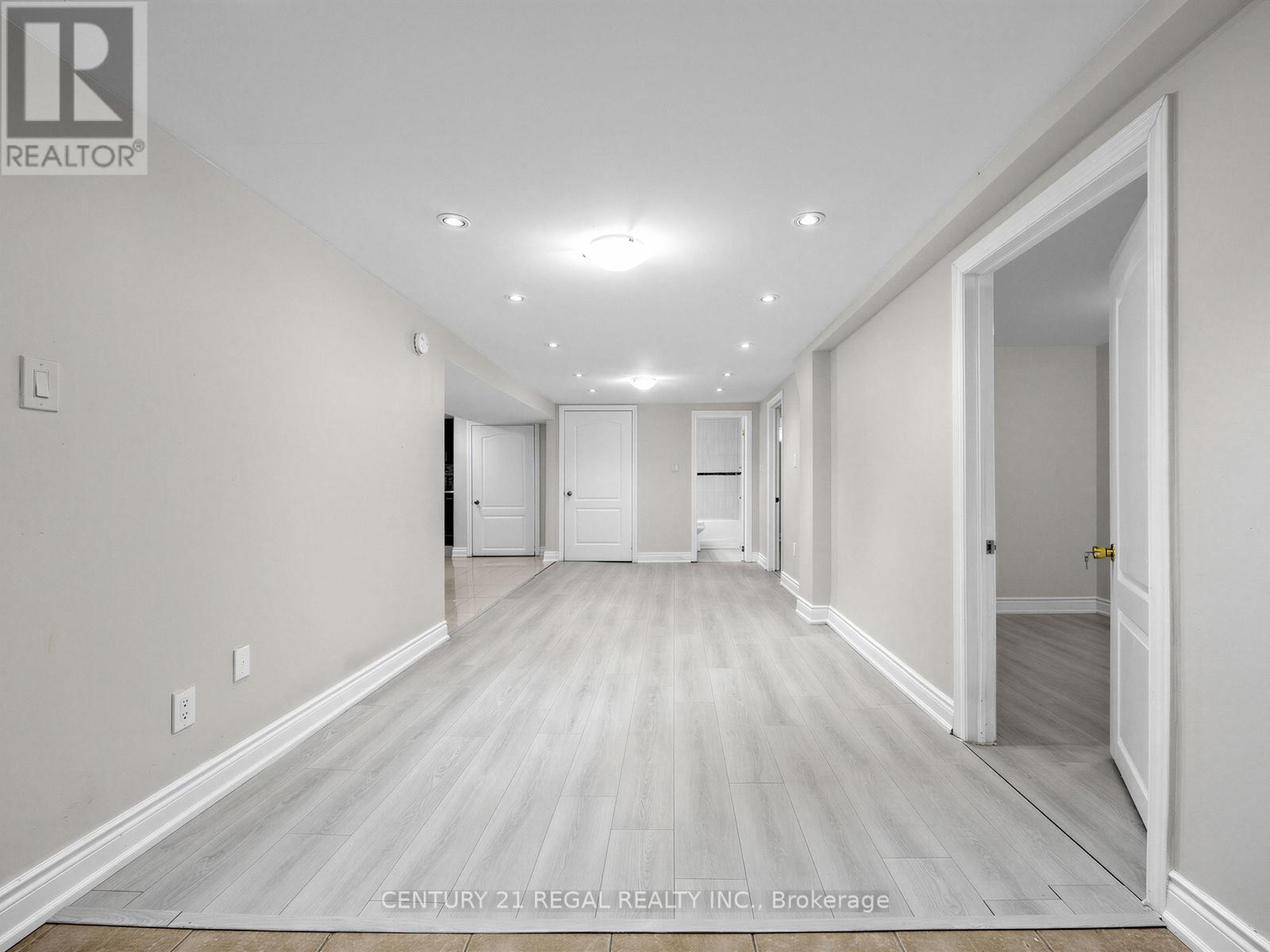 82 Crow Trail, Toronto, Ontario  M1B 1X9 - Photo 6 - E13008110