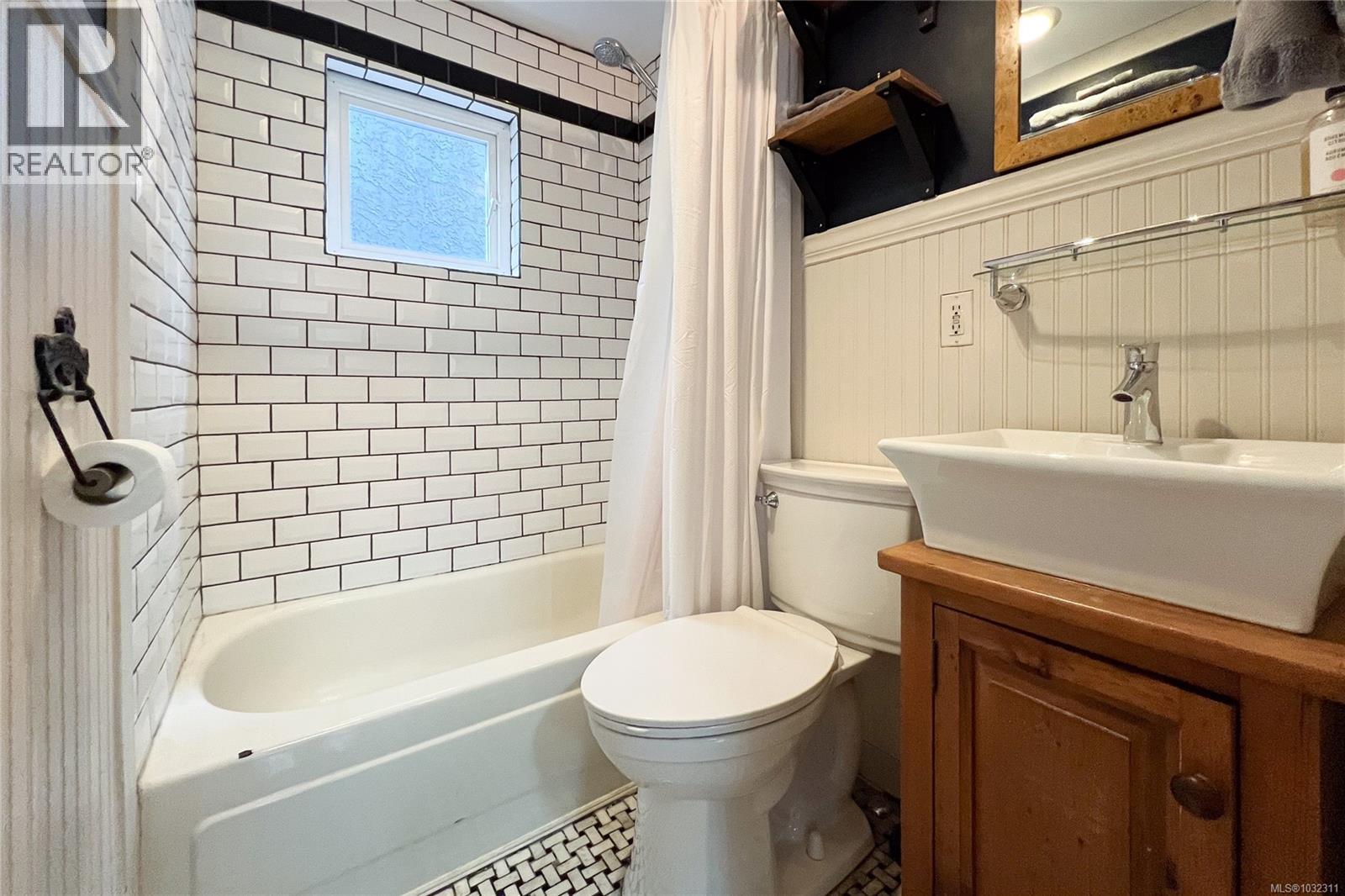 1709 Fernwood Rd, Victoria, British Columbia  V8T 2Y3 - Photo 23 - 1032311