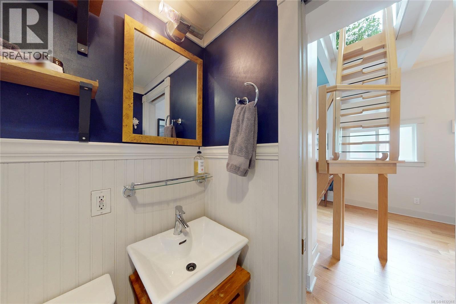 1709 Fernwood Rd, Victoria, British Columbia  V8T 2Y3 - Photo 24 - 1032311