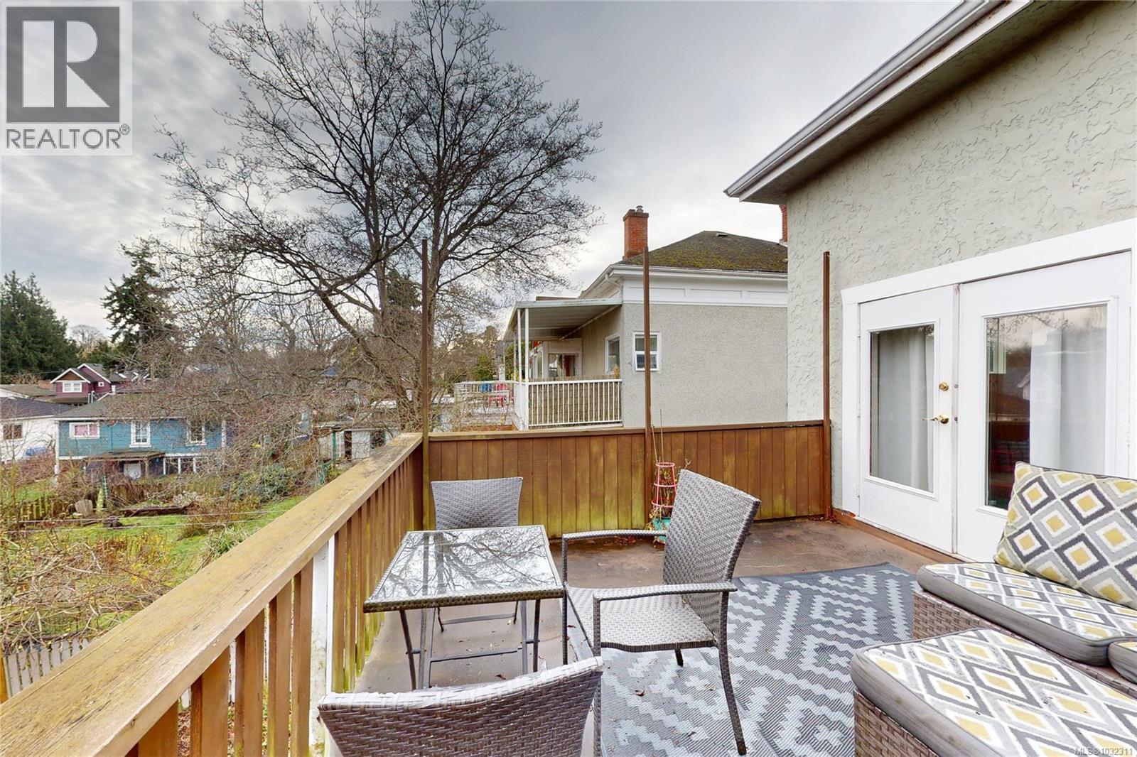 1709 Fernwood Rd, Victoria, British Columbia  V8T 2Y3 - Photo 27 - 1032311