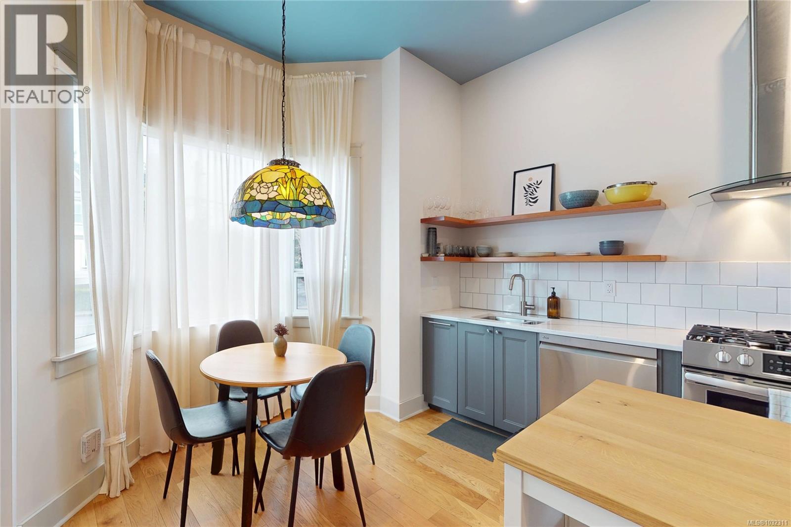 1709 Fernwood Rd, Victoria, British Columbia  V8T 2Y3 - Photo 6 - 1032311