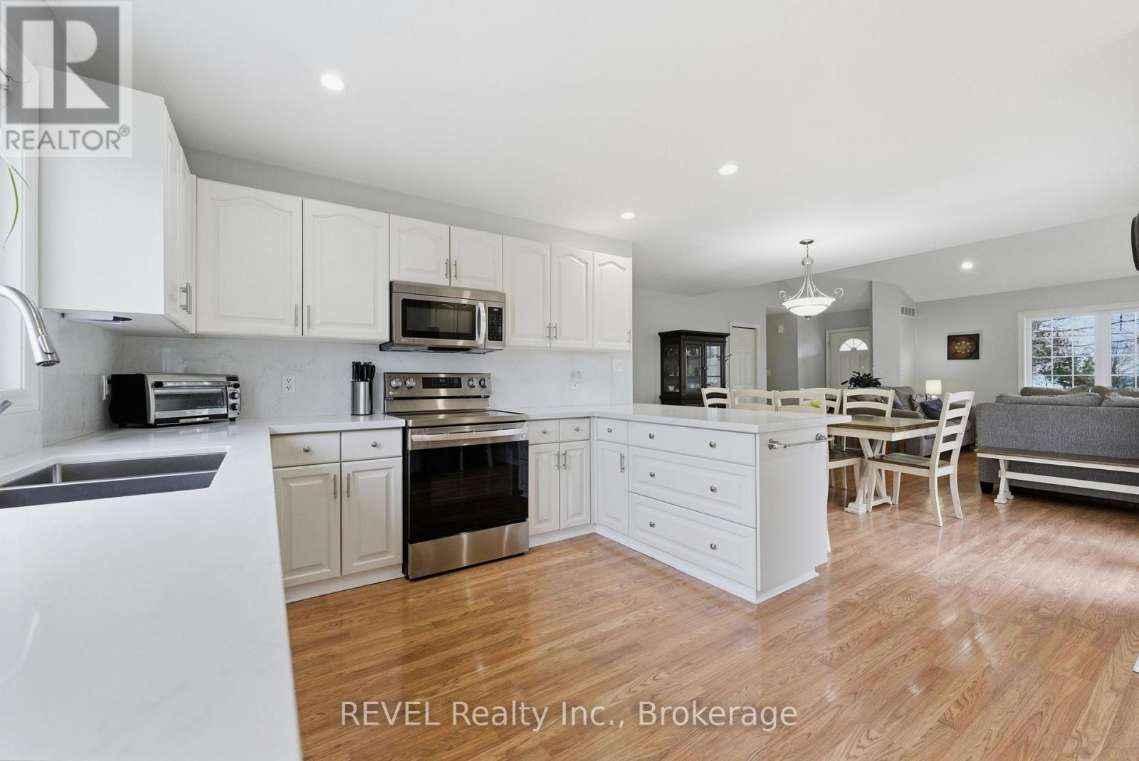 17 Stonehaven Road, Haldimand, Ontario  N1A 2W6 - Photo 12 - X13008248