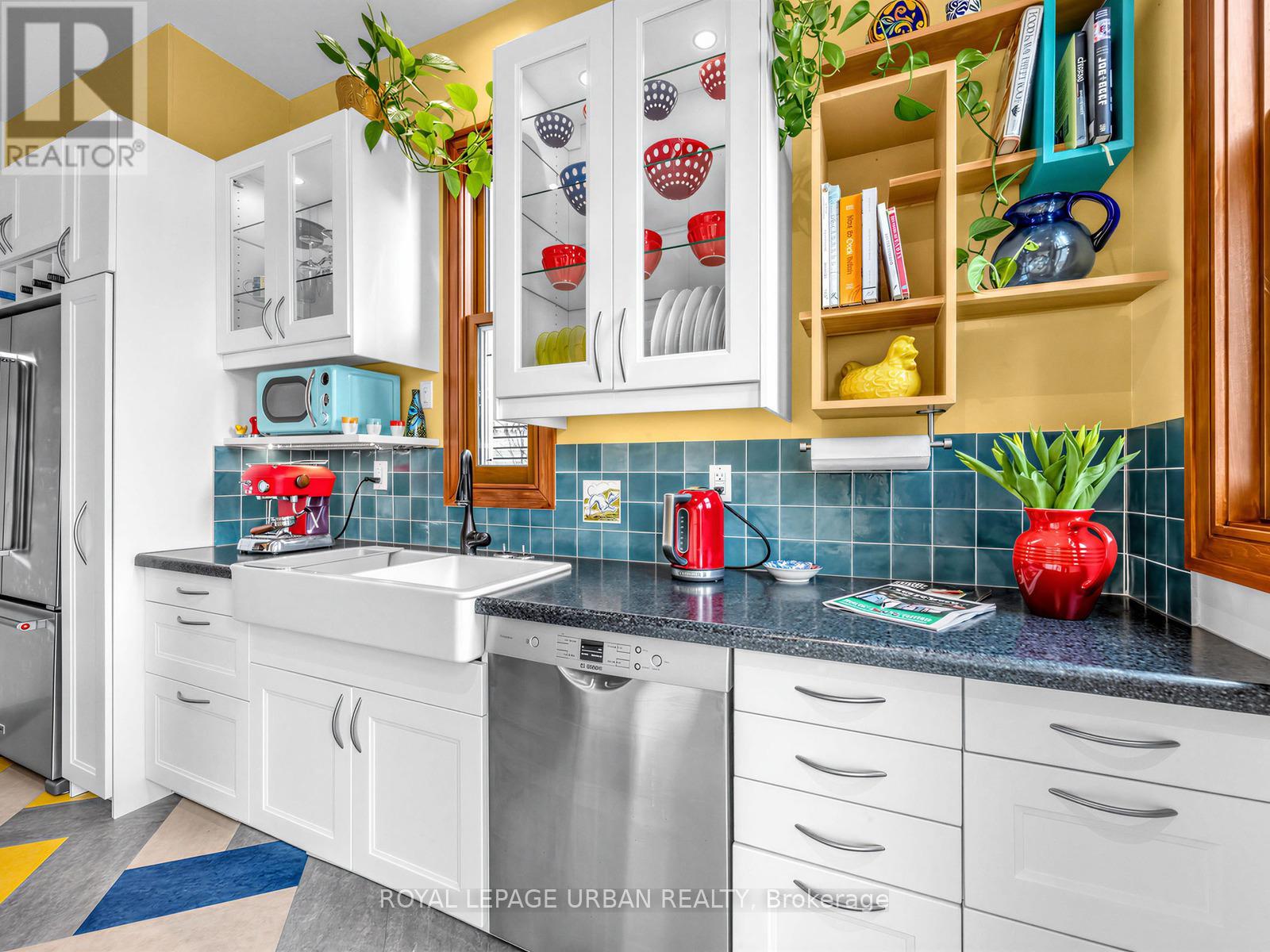 33 Euclid Avenue, Toronto, Ontario  M6J 2J7 - Photo 2 - C12962754