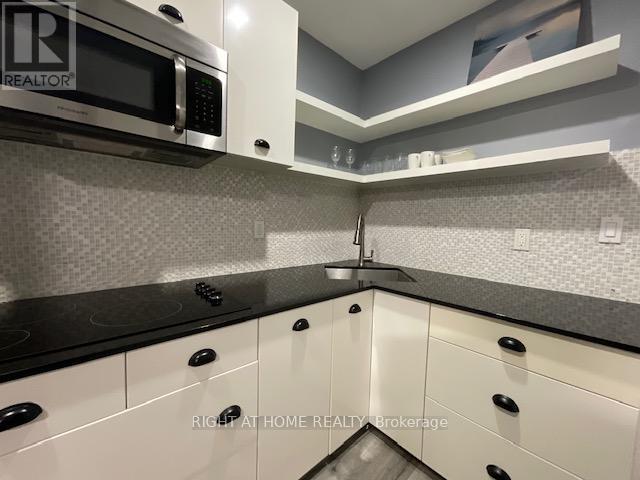 214 Clanton Park Road, Toronto, Ontario  M3H 2G1 - Photo 3 - C12967924