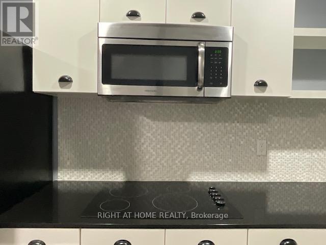 214 Clanton Park Road, Toronto, Ontario  M3H 2G1 - Photo 8 - C12967924