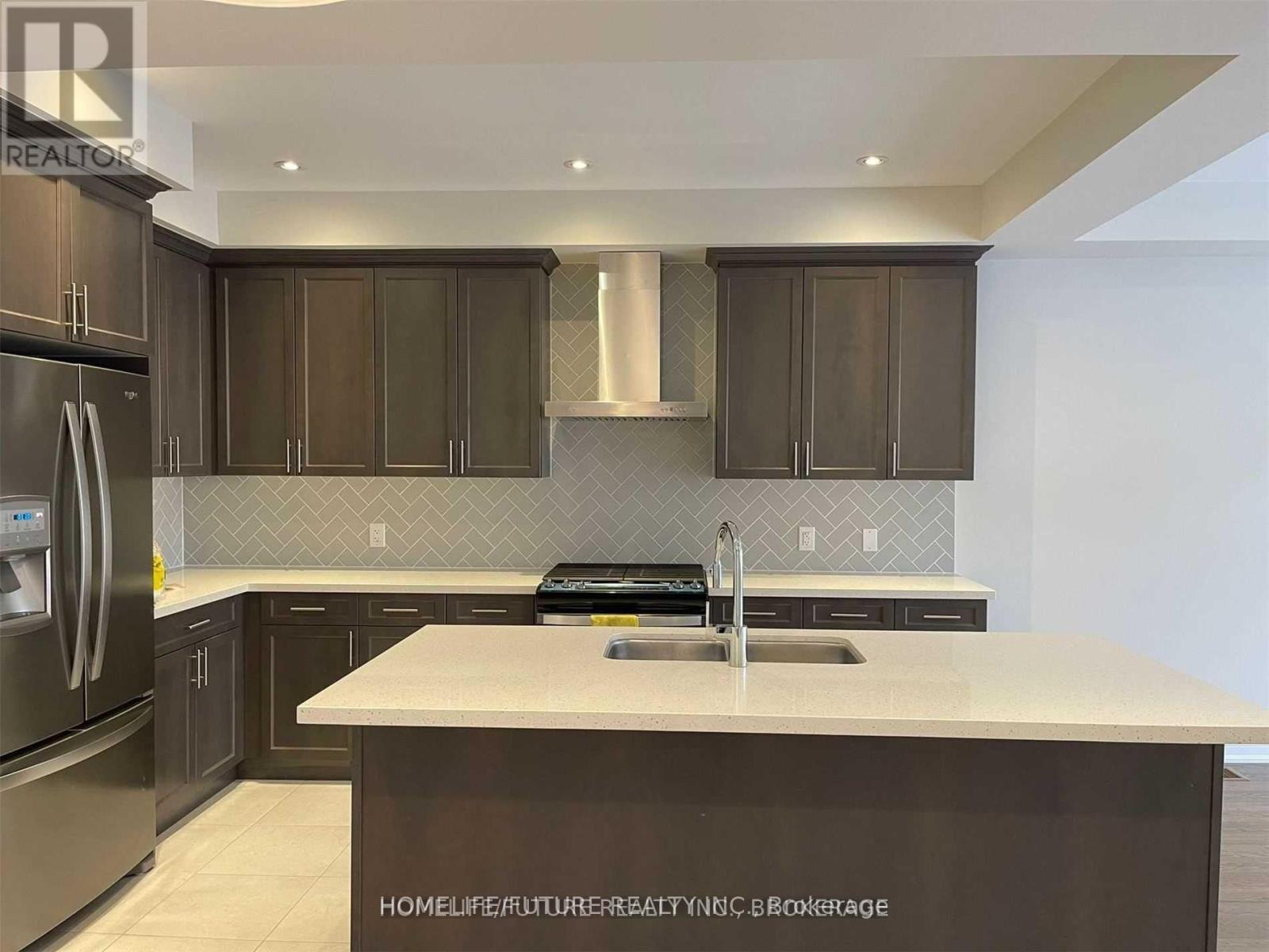 46 Gillivary Drive, Whitby, Ontario  L1P 0C9 - Photo 6 - E13007540