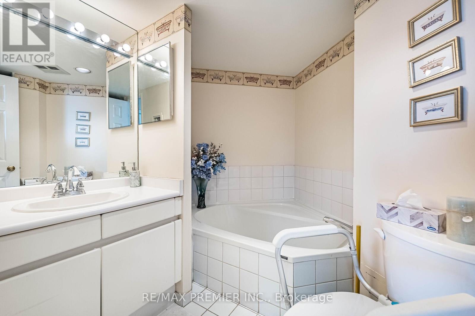 1412 - 7300 Yonge Street, Vaughan, Ontario  L4J 7Y5 - Photo 31 - N13008052