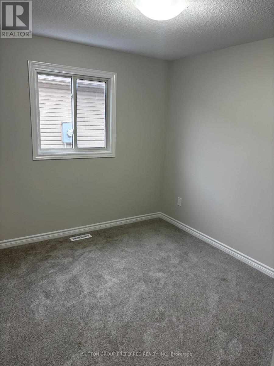 195 Simpson Crescent, London East, Ontario  N5V 5E1 - Photo 10 - X12457328