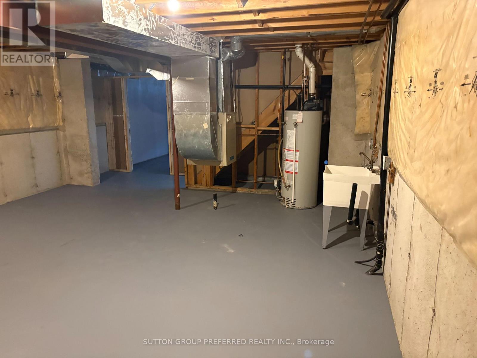 195 Simpson Crescent, London East, Ontario  N5V 5E1 - Photo 11 - X12457328