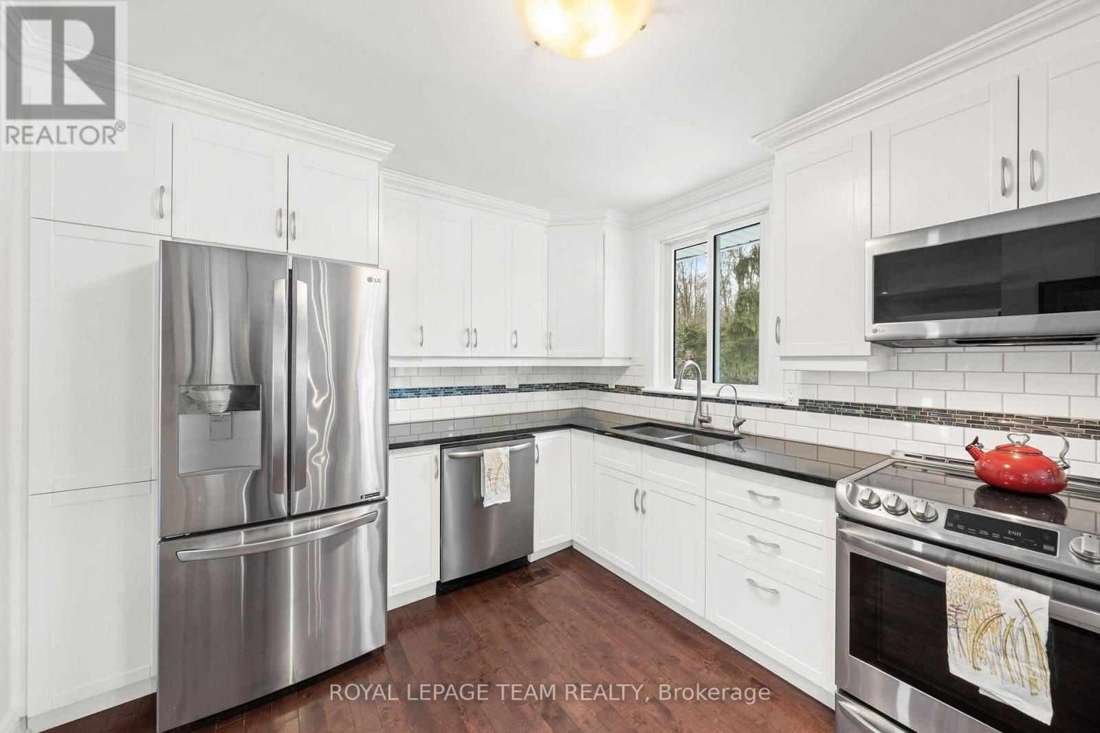 28 Maplehill Way, Ottawa, Ontario  K2C 3H1 - Photo 14 - X12824502