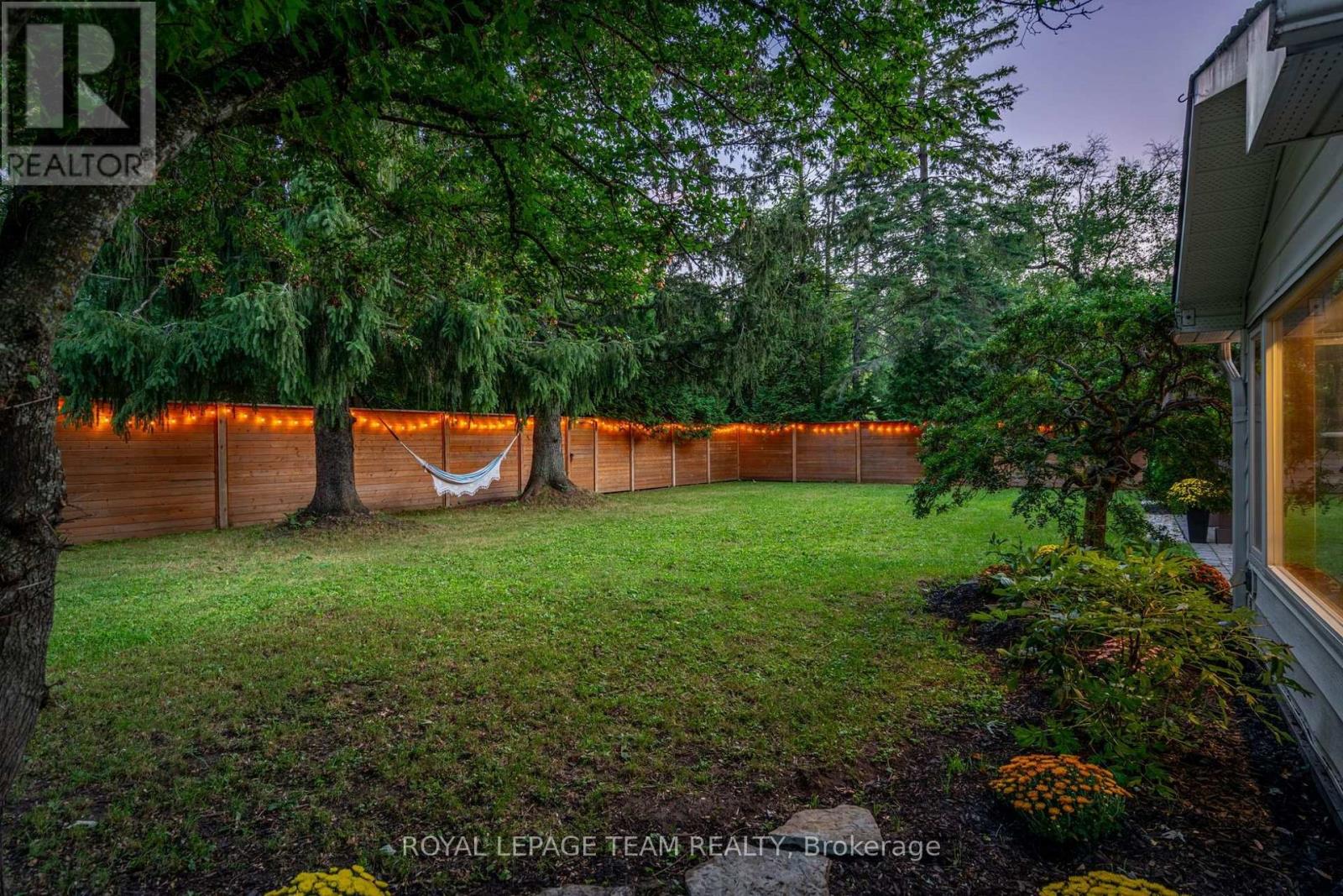 28 Maplehill Way, Ottawa, Ontario  K2C 3H1 - Photo 41 - X12824502