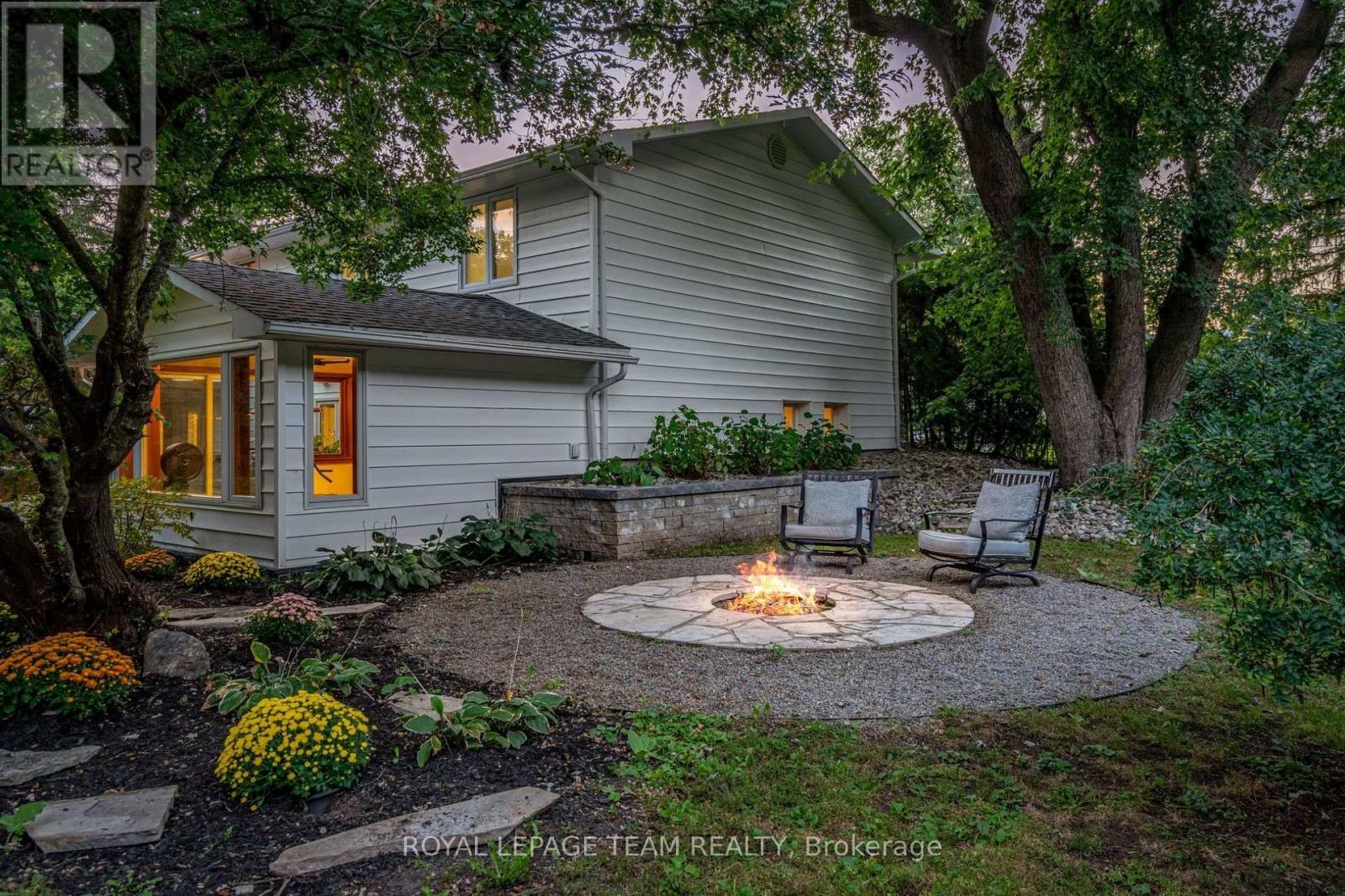 28 Maplehill Way, Ottawa, Ontario  K2C 3H1 - Photo 44 - X12824502