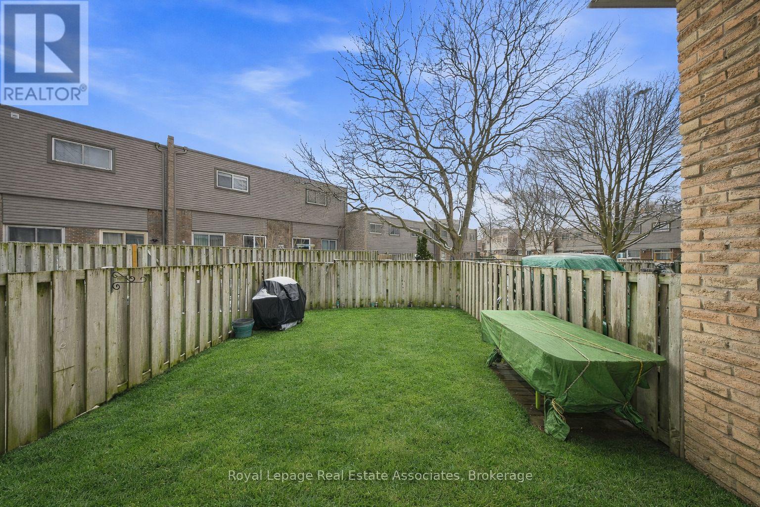 111 - 2315 Bromsgrove Road, Mississauga, Ontario  L5J 4A6 - Photo 21 - W12995866