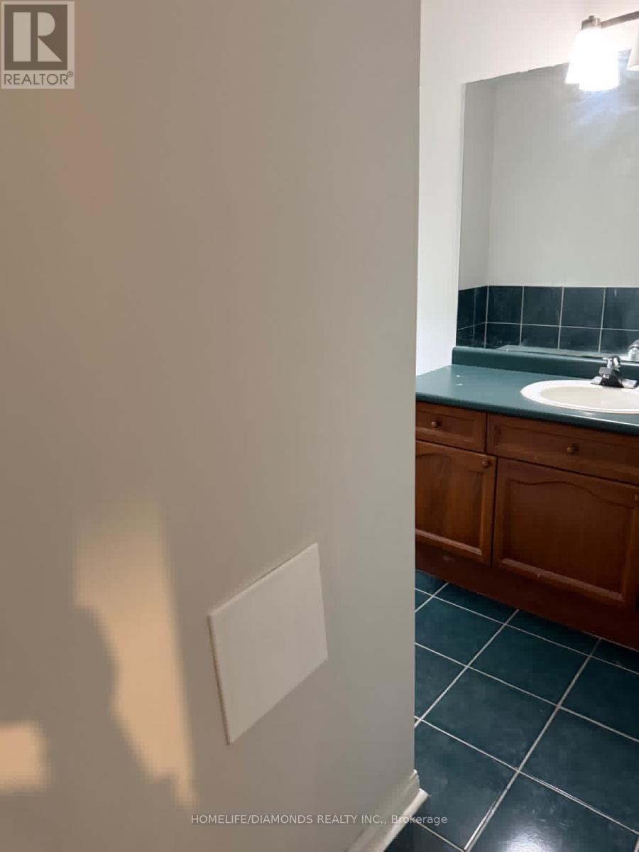 123 Oatfield Road, Brampton, Ontario  L6R 1Y6 - Photo 13 - W13003860