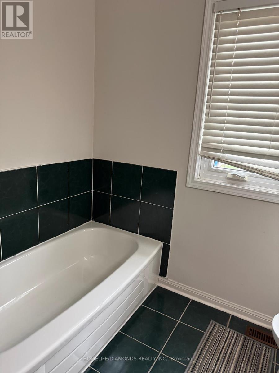 123 Oatfield Road, Brampton, Ontario  L6R 1Y6 - Photo 14 - W13003860