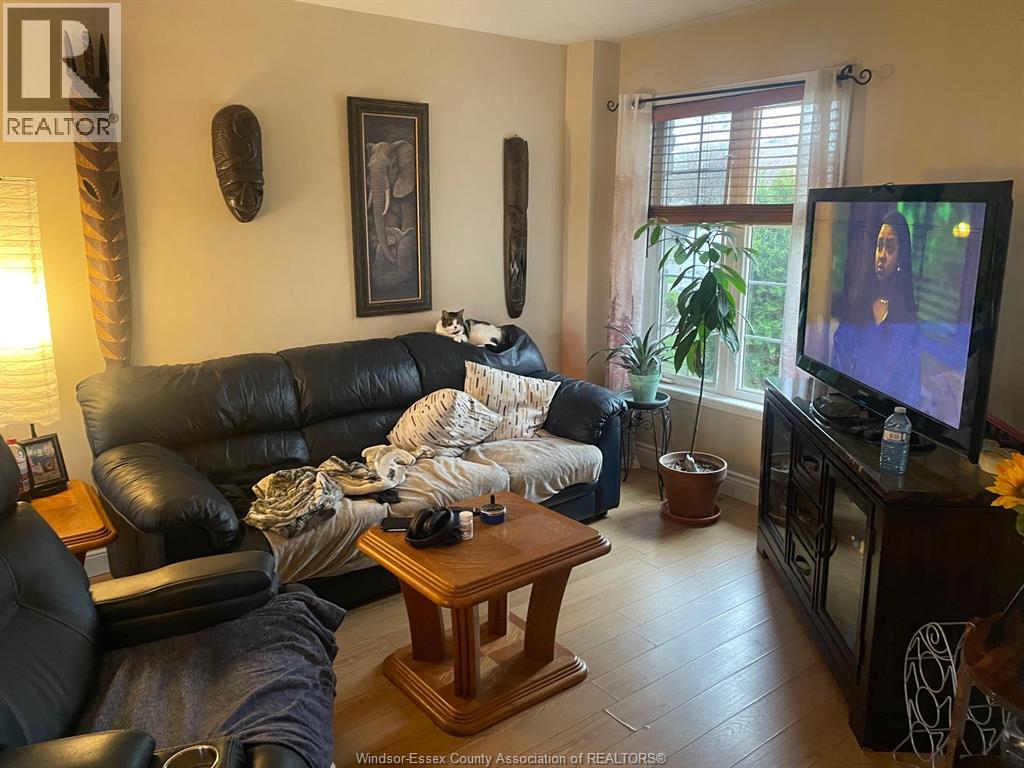 1010 Lemonwood Crescent, Windsor, Ontario  N9A 2R7 - Photo 4 - 26008183