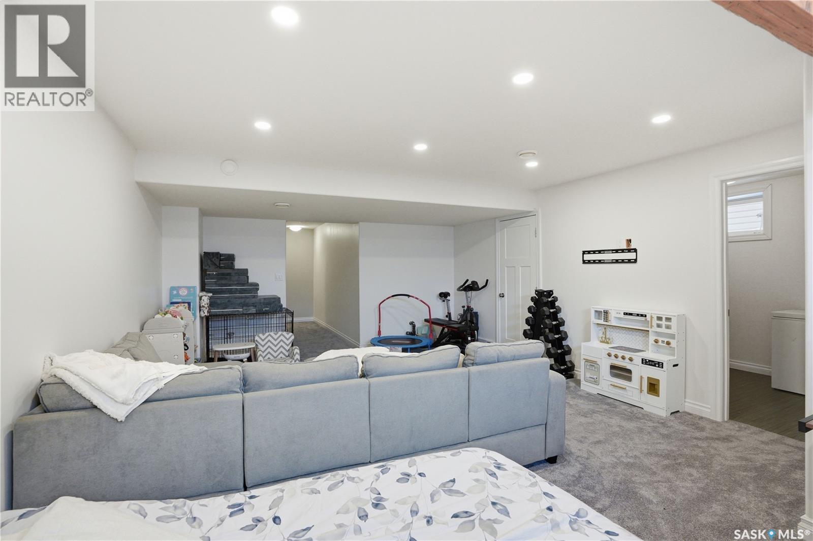 259 Henick Crescent, Saskatoon, Saskatchewan  S7R 0J5 - Photo 35 - SK033133