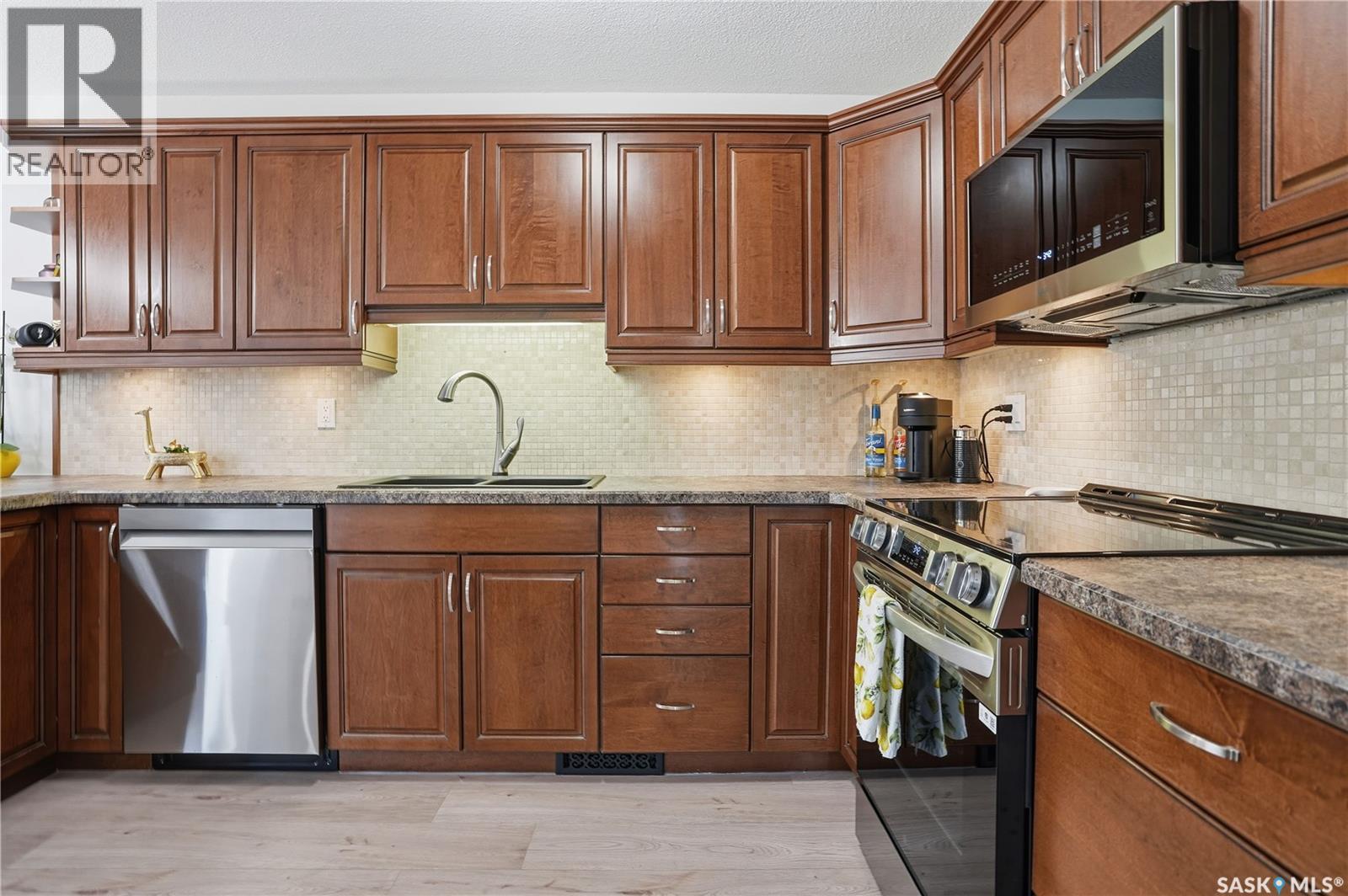 6915 Whelan Drive, Regina, Saskatchewan  S4X 3W2 - Photo 12 - SK033040