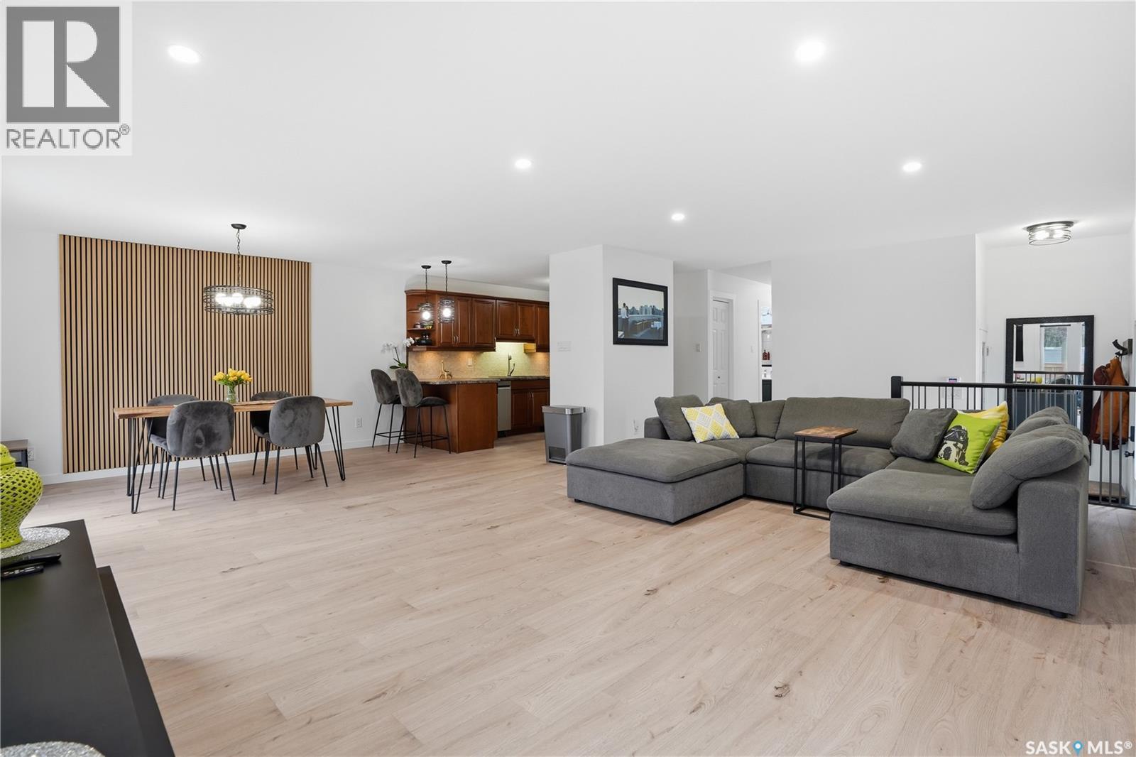 6915 Whelan Drive, Regina, Saskatchewan  S4X 3W2 - Photo 5 - SK033040