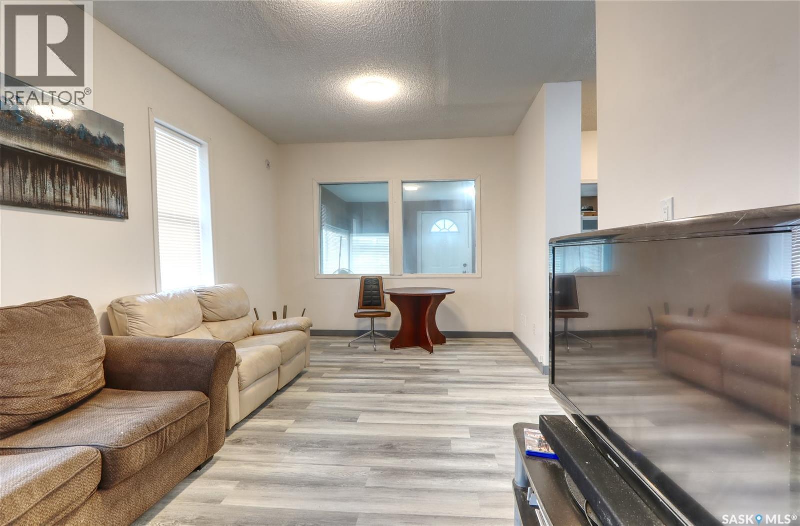 1879 St John Street, Regina, Saskatchewan  S4P 1S2 - Photo 4 - SK033020