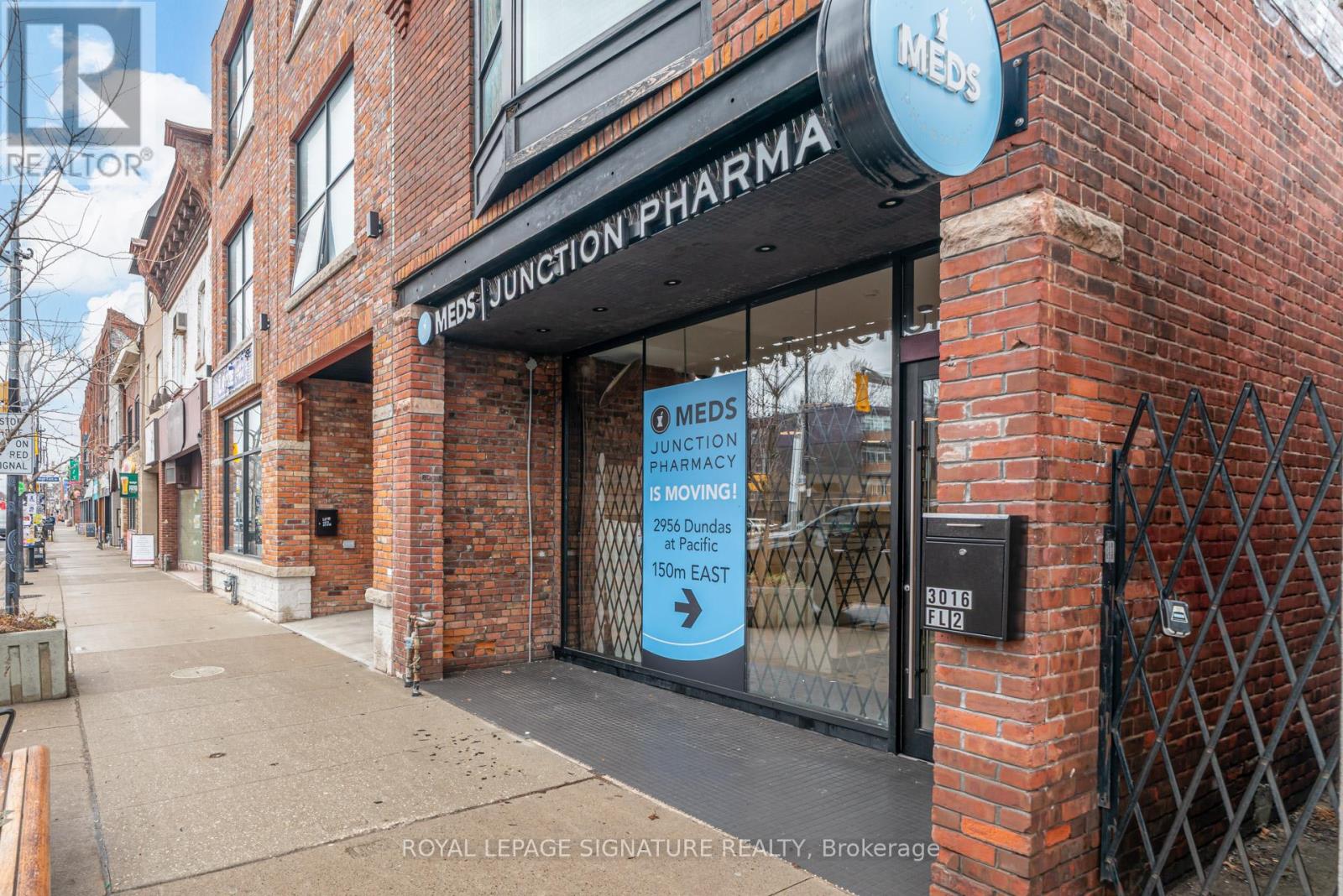 3016 Dundas Street W, Toronto, Ontario  M6P 1Z3 - Photo 3 - W13008062