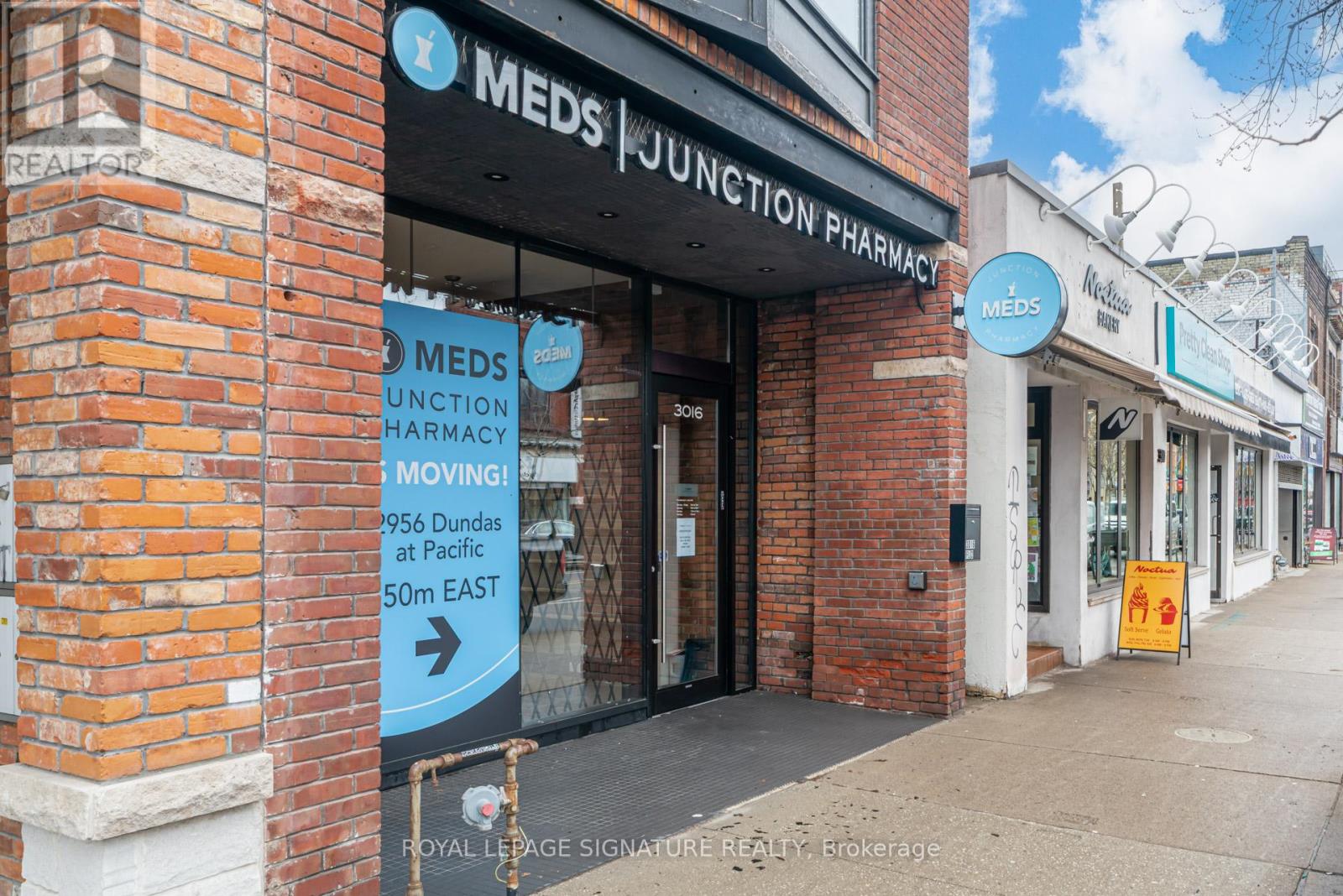 3016 Dundas Street W, Toronto, Ontario  M6P 1Z3 - Photo 4 - W13008062