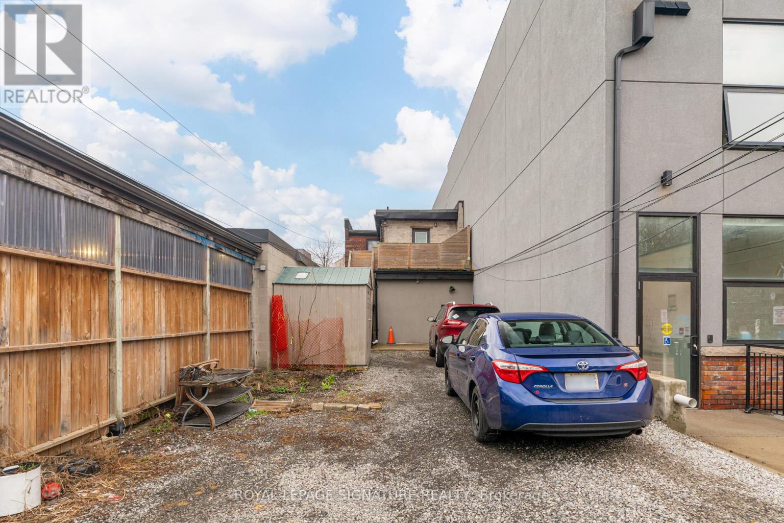 3016 Dundas Street W, Toronto, Ontario  M6P 1Z3 - Photo 9 - W13008062